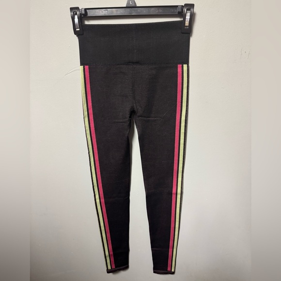 NWT FABLETICS High-Waisted Seamless Stripe Legging in XS Retail $59 - Picture 4 of 6